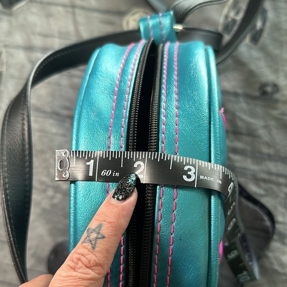 LOVE PAIN AND STICHES HANDCRAFTED SMALL HAPPY HOT PINK TEAL METALLIC CROSSBODY - Picture 8 of 10